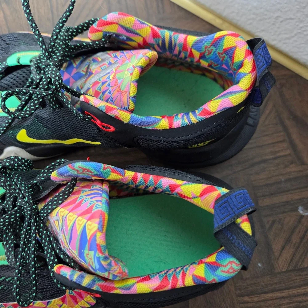 Nike Giannis Immortality 2 Youth‎ 5.5 Basketball Shoes Black & Neon multicolor